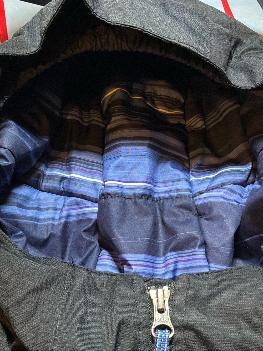 The north face boys jacket insulated & waterproof size 7/8 small